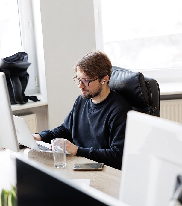 <p><span data-buffer="<!--(figma)ZmlnLWtpd2lQAAAAoFwAALW9C5xkSVXgHffmo6q6untmet4DDG/w7TAzPHybj1tV2Z2vyZtVPTPrWp1VmdWVdFZmmjerp5t9ISIiIiIqIiIii4gsssgiIiIiuoiIyCLLsiwiIrIsy/Kxrsu6LOt+/3Mi7iOra9Dv9/12ftN1I06cOHHixIkTJ07Evfm7ucYginoXB92r04Ext55t1ZrbYbfU6Rr+a7aqwXZlo9RcD0Ky3mYYdDJ5X7GDZpV0LqytN0t1Uvmw+0A9IFHQxHYYCK2i4irl7fBcrb3dCeqtktRcara6tbUHtsON1ma9ur3ZXu+UqlJ/2SW3q62m5FfifCdY6wThBqATYSVoBtuA2xvb920GnQcArmaBnaBdF+DJam1tjeepSr0WNLvb5Q6tV0qh8HY6w9vZ1maHfgTC2XVhtxOUGraE/PUub3t8Q63ZDTqlSre2RSfrNRizoqHsTCeotJrNoEJnM8zEHN54fHHM603KD61s15qVTtCA31KdUlcHjJt1ZOCruxmmrd5SujKMGJb7SRsh5JV2dxleQPBd3W41lbzRzPlOrSuVvOakP2jv96IBaLRW6mrfQWq0tjTpnR+O+8Pxxc7hSHCareaDQadFgWlVtVwoWP25h8IAkKm2KpvCN0mvUmpulUJS/nqntdkmkVvrlBqCly+3WvWg1NxutRFlt9ZqAixs0clWh1SRHspzqV5TsstBvV5rh5JcQRxd+q2adqITrG/WS53tdqv+wLoSWaWpZjWoitgSvJPd4H5h6RTDVRHA6fCBRrklWntdrUljTYUyzrXKORHVDeFGqR1sn691N7Zd3TNuFJTBGysyDuV6q3KO3E3na9V11fabodWQnt7SCKq1EolbN2rrG3X+SfFtIQRsZ293yW2E3amXpNE7zpfCjdp2l5bJPWKr1KmVysr/I7su8ShNbFeQB7k7YxQ31x5N93QGPaYUhrWQAd2GcmtTyh57rdYGdVUxCh+XEBJuOhQCfHyjVd3UVp9g8dcpIPdEm+u0zpN5EhOy3WqGSlWZeLKKptJqALbUv0YkuN0udWXmfq0WZ4T+dQqo18qdks6Rr9f8Wk1b/gbN0IlApP6N5c6mTv9vapSapXW6x8SsNdeBfHO3U2qGa61Og8xdlUa43alVkrF7CjNMFFyI3B3u96aD88P5fndwZW7V987wvs1SJ6DUIFmnaR4D2GjplPdpRnUJK0U2l2SrrfMymPnjlK7QLnVK9TrmjlnegB+rA8VFcD1YE+hS0FzfrpYY3pI2vix5zMamZFYk4yRyQtOtelU7s0q328GDLR2Yk+1OUA3WmDLV7XanVQlCmXyn0KmgLuWn48m5HSI0pXZdAmps1ru1tgKvR7qbGJ5as62qc8NGcH/Jzq4zlY1gq6PJG9tUc+CbWnTbJmUGCGe3tOub0vytpQ6aEnfzNpuLZXF7uNlowMv22c0mmqkE7tAJ9oiwHQQMYHmzjFoCeKTqLxaaMW91GHxgjyqPBuN+Aysk7KDz290NRmJdVIQ1rNPQdcmrljrnAiHtu06KmuXEtGA5yph9svlKq95KcgWdsFqnGGIbNaXGiBrVFpOd/LKtEmdXZOqgqSRPhK21LioNDXKrG6UOE9HldD0KOoFV/lPB/RXkZHt+ekNH+7oQ654Yxeu1FRI31DcRVSusdaWJM+3ecOy0l+aYkQANGlWtMSy0JqwC8RKQPFUeWGOSAkJTxXoCyyUwkJzS52sNK+YCK8LZGoniFhNfFoAlJrOMBsnlZqumGrtSO8CdCHd7o4EdEfyBTtCt6GCs1aTvHjqsHHStLueCvb3BruvFUg3z2sEbKDGpKDTVTqudZj3mdiDrCKtjub4pTPvlUuXcIihnJzqpPBa+EXTVpBToXU2YLcqUr+iSV2yhhDX0CbDZbLMM8fTqrfOagMOuZTFEierblVJblDmf5piDnYoukwUhWh3sTma9+XAypk68GMIYKsFQkPaQRu1ckCqov1gtnF+VVTaXjGW1hYgl5Z0vbUkv/PqgJ8txdzY8IBc3AjPbG4HTLq95eLAzmG2Oh/MIYp2SiM60a/cH9ZCERzfxOwTTr0zG0XyWatES2gXcSLnKwGuUxKHwYdwNYy6s4CGRyK9BsbptaxRcRrGL4Xw2uTQojYYXx1RIiBksPspDwmM9cknfIld6U7Q+7g/yUfXzEpvsW6MhgpRO5Gw2uG+zVhebrkOYd3orZtI6cQXkjYJjpBNQMbsWL6Wr7fZTyC9n8neTX8nk7yF/IpO/l/xqJv9U8icz+aeRP1WpdSrZ1k/b3p6dDEUyDbywDlBTDrYC6YEXd9wvTyajQW/cmg6satC7zaa1BoiRauI6kPbCzTL2X9P+/WokcqJUKvyNyWz4rMl43htR3VnfzNii/CoF/+wmTs9aTTlMa28NZvMhU1lgrTZFmaplFLPVIOU3JofRoHI4iyYz5MHSU8K+UmAqnVbIzK11SHvBA4FMZVSPnI/Pqk21mZF445sV5gT5PKsJjwKPSq1OqtgQqy1Vlhhi9h+klpPx0+xKHZMv5ujEFlZkMmsMZzPhJJl/Ovw8PU1g7jDDLJ/qh/jVXrRvDZVfYckHZFJN99SY2YmRb6uHYc62A3l64ZY8/HZVthW54Mp0MpsfnUw5nEXWD1ZaN2NMDMBV1Pa9GJDMXb/euzo5nK/Phn1LJG/nV0b0KYO+nW65tE67N58PZmOKwKq1daqwIKgx8XRgD+eTziAaPgvSiYiUHZVMwoeXpNREdWeH412nh361FoqbKDQN+xSWbhKe2q5w4PrOGHbClrOsXfZNPLwKamaVZq3DzGWUxaTlugFuonP88jEZhDkfJJJMDCJGXJcokl68NGFBeruX7DDm4z5tYNofRLrKgceqjFevaVY+JZXTWqroVLtGyla0fhmtE5tD2laoTA5hbObqFR+uHuJ3g5QrbXZFP/MZUgUldfYwmg/3rpJ9WCrtUgUXfSuwe7eczZeD7nnrjSAt6IR2NNUCA2TzFtYeDLa7LcyOCmoBgPIx2LVGm10QOSkBx8qwPYmGMsgsMIAc46ZURvybdr+oaOdnYqxZfNhHltqAjXva4qyI3DCCHVM72gcPlDFTl2btYJ+IhxDbgHuBsyf7XfLeZkcHsMyKzzNXqbfU6ciz59iONy/kC5ttnOhgW3df253NZrem+80is61aE5dKFWEpW22bfY7gLLfKZzGsTAa0S1CBrdTow6yXYfF6tmzYC2XDlNZgc1vaYFEj7zVahEpwnEn7Nm0LctTaEAeRdN4W4NYIWsHmdF9RBAsfXt12oiMqiuUqzi7PFcrOBQ/E1U6Q3WrZzewqadvhDR30k0meKUr+lG0i1rDTNsv2e0tqX9ed9cZ27G0P72CpZhPT3WZtYdF2kjBMfXRBq3hrRGN4+nYnuNZpJfuYXAYUrzH5DMyuJoUMJFlOim02dxbmiC2lkJjWcgqypFZSQELphEQwLMxRWk0hMaWTKchSQkwxIKF02jLKIIIUE7tuARjTu34BaknesABLqJ7RlhzUEb0xC4tp3pQFWpI3Z0EJxVuwh7UKmqzjcytuKiEtq8gCuI1NTAvHNYXcHvQiprod8dNEnSqb5VqFAiOk44zHhiOT9cWG2f0CNWQuJkV5wVuAFGzdBVjRLgNJfilsu/378jrqyVxMACsONQGcsCmdIMxeOztWF4Hd82JnTh4BbrCBA3wq3J1NRqPqcGZNDky7OfZVVgwkrJbc1sVezcUaDPpYu/mA8uD+NounNb4VKIg7pjlvfZO1xvMj4nA0RnrJeKMJPpUm/cpkhK/i5WdmxXgX+ePv8CfX40/eujNUvkLOu8ofvwMI7BTwEH9y+/zJK6VwPplSYVfSZsd4U2fOQbBNCcJWb2b83K5kBUcTAvtiwfiZCrlGbz4bXjFe8eCuu8h7B3c9hYd/cNfdPHIHTxFg/uApAiwcPEWAxXZvhq2vjfsD6vkXD4d9cyHDxarx7c6Ewsu90eGAOt6h7lLuNP4aYm32DgbGy+31Doajq+B7kXgDJISzebQ7G07n5HKCC8/DHlUODwaz4e7a8OLhjLHAp3E7foOeogAkPAIlGo0mrc0sVg2nvV1mwUJdIie4JGL1NO8RknGb5GMIrIk2SAezFLC8xEI0jceG/qtCZGtXetMI7U+rMGF1Z+zx2I4zfjtgGyqs5wBsJznZDRDBlmQBEJ1dJ1nM0G/Hcs+yxW6Bv2wa8M9IKD+hCpnBSbBqTAKdm144OIDUcPf8YHhxf76AROhUupSg1NhmDHcXUFI6FbyzcEyP9ye0p9Mmz/h0bTTChE120xsYMtsNryUrqx9DtwlH2p1NfRI7evTJTlukwl9PTIwLA7hIt8/eSVeztUFvrsrxl16bjTJFpnJ327JlJehX2qHAcyJJnipcngUX6y4SKxNHf6nVqTZ5LpfWOlK+Um2q5T3R3GwIf6vsSyTeexLnQPpxqmqfp2XDwvM6AgHyvL5U0j3SDRX7PMMmUZ43hjZ/U2dL4yo3ixXieUt4XkOet1bC8/K8DcUS+O2Vigaa7witr/mIDQK+PB/pvLpHtTpN4e9OGQiej2YxlzF7TLWroYDHrtVL0o/HNdY7IvHHh8wTnk9g0yXtP3GNrQHPJ23Y55M3bLtf07X5r73PPr+ubZ9fLxtJnt9QXytL/htbbX1+U6erz29u2/p3tc81RU5PqWMred7NU/i8p9OtS/5enpJ/aqnc2eL5tFJ5S/JP5yl8P2PL0vmWLRji+a3l+nkZn2/jKXjfzlPwvqN0bkP68Z2Vs7pB/q7Kmk7i7660NV+qbHYEr4xfI/kKllye1TVLPyCOKvys8byb5zrPe3hu0Ky0V+Mp9M9u2P7Q2rrwU99onRW9wa9XZ6xZw2vi2TrbfvozeLbPtp8hdO472/6Wu3h2zrbvupdnWD/bkHpdzhQEf5MlXMZlSzw5nud5Ch/3N841BP5As64+6IPNzXNdnv+A1U74+h6eIc9/uIXAeX5vO+wKfJunwC90znUk3+u0N+S509ksy7jvhmwLePa7lo9Bt6k7tz2GScbv4hZRSZ77W7Z8uGX7/cytc6ovl7Y63Q7PEc+7eR6EIauGMWOekp/wvIfnlOe9PL+P51N5zng+jWfE8+k85zxFToc8v4Xn5TBkvTHmIZ5C7wpPoXeVp9B7Fk+h9494Cr1/zFPo/ROeQu+f8hR6/4yn0Hu2F4Z3C8Hv9ypbyuFzJCEkf0ASQvO5khCiPygJofo8SQjZH5KE0H2+JITwD0tCKL+AhLL6I5IQyi+UhFD+UUkI5RdJQij/mCSE8oslIZR/XBJC+SWSEMo/IQmh/JMklOefkoRQfqkkhPJPS0Iov0wSQvlnJCGUXy4JofyzkhDKr5CEUP45SQjlV5K4Ryj/vCSE8qskIZR/QRJC+dWSEMr/XBJC+TWSEMq/KAmh/FpJCOVfkoRQfh2Je4XyL0tCKL9eEkL5X0hCKL9BEkL5VyQhlN8oCaH8LyUhlN8kCaH8q5IQym8m8VSh/K8kIZTfIgmh/GuSEMpvlYRQ/nVJCOW3SUIo/4YkhPLbJSGUf1MSQvkdJJ4mlH9LEkL5nZIQyr8tCaH8LkkI5d+RhFB+tySE8u9KQij/niSE8r+WhFB+D4mnC+Xfl4RQfq8khPIfSEIov08SQvkPJSGU3y8JofxHkhDKH5CEUP5jSQjlD5J4hlD+N5IQyh+ShFD+E0kI5Q9LQij/W0kI5Y9IQij/O0kI5Y9KQij/e0kI5Y+RUBP1HyQhlD8uCaH8p5IQyp+QhFD+M0kI5U9KQij/uSSE8qckIZT/QhJC+dPe0agZbuGc5do8zXixe+iLA93oTafioHn+3mxyYC4Ybz7hr18eTXBgvZ2r80Fkcp4N1xk/x3H2vuTH4k3iO/Z7857iLpnc1rA/mBjfj3GiezZnI0Fq96L5IJwcznYh4UczPEqcInFBZ7tN8ThoEBCBgIp4zKX+Mw8jOF6eC+P4sdF+rz95KCLp7+MqEfvYx6/FU+4P5r3hiFR+QH8jcUTwmC8TGxkQqyNdnA8ONMpri5YuD3fYjMPGChtdkYtt1l3VMP6J/7tN7uIRzhAG6ZWdmdAc0zK5E8qM8Z+gg3S9sVsH9hD+RDzouexIcpeH0XAHwXkmz8Ody502hYidR2T2vSK0x9HeZHZgRmZpqCP2Ys8sa6q7z/ZgLKwDWumNAbLLqkmRQK63EFxaPG6GdsncQD573HTGnLCQ/cnhqF8R/hq9MQD4uWU2we+kMmyuRlKFxMk9la1iuiF9qWdOTaWna1qETTWnBweTZw7FhW0Tt0fGS951l1WRXuKZM8TYLw7HbOmk5fPD/nwfzm5cgG5Y73nJ3LQrLeGgy3br5qGUucyjVUKSeaZ361wEsdGL9sscU2FoVs1tCQitvT1SPRW1rMkW645IBoAZsmIeMbUR4C7a25VxeqVnHnnZBfJLqMj4gC0aBt48ah8W7eHAAvzOoZB8TG80l8AvTT92PBlGltgrPPO4/kACRTLYj9cCjT72zROaklEs9o4cAdS6zkHnRKbl0l51M04y4RYZ5aCKwBtBerfRyuzHCUvr2bP6MsnOfAEak0u7wnadQ+guZbh1Lurl2ViY7noaTJIqlsH4hUuDq4ZN6R7Q+nAcjxbTSiDV4cUBapFjW0rO7pX+qclLxm2KCpx+kWPshlbB/FzvyjDq9i4y4p4km6KuGJnYrOkZi238xt39nuwfB7MIDC/JaUO1quiaH0m6xSgS4R90e0ws8yL4GcFrZN6Z906O9ABgCxrS/JJZ3uuNRjuEYoWvyMy8EwfDOBSb9O4GW8uNX34HVbMU3+h5hYujq9P9iIXXK/aT48mIZddb2hmxCfu+w4lY3bd43vV70E2E+WrPW9lnOGeQulSeXAHn9Z63Ok/OD9j8zVyIoGBOOfign3B1ejS5KLqqKN1JJZZHa28vGsxZCsyKd50MMLQs/Td43pk++/DLg35d+X9X3ruxagGpnJ2MXG+9hd76aW+xnQu9xYot9LZwtLfFa3u75HoFjYXeLjt4prcrf4/enjja29W+7Vxd+ae3JzcyPKDPOwTg+5HZI7piFzcXisntHqCVs4uDuflU3hT241rs3QpEpJNmFkhE86QLRKww6XE6N8RcjSCMrT+wdc8xkZZMoeyEa/xllh8bhADtIbWNTCspe4CEanAii7zkStEupMgtMY8ns0E9c9zN4rQ3nEXzRErSFgxl88V1GUrjr+xODg56dKFsF/40CtU3dj7Rafogw6k6QfvXEu/1L7tlsXjtErCkoJrY8BCJvq5oljNLzEo1UST8iRmRO6TpIc24aXFfnGZhMC47E11mAUDoCm70ZgyoG4cs0zY0qBooNSXTHMwfmoDueovoDhibZxGj5E/S52ttiEwQTOd+KKMMo1gxa6KwhrOHejOGzTphgmR8TzQpMhc8L7x6sDMZOR4izcDcBfRF03FLkbTiE+SD3EFIBwdrSBe3gdGPyaLm6t/5PsoEhSkwHHMCSYh7fTAWRwUxurYmWcreYTRYQ23WxYGks1fHug56OH3Dvb3WeHS1wyhd7o0UO1e1E6d2cHA4FxGoH2Hp+ot0yThb6peiaDCv9eGS/qOcsyE47/E8zxUEgK5CoCdZmQGYcU3X+rjzrn5nwBD6l2xpTJyZqYUg+ksiWel9TyCC/l7qRugTnZscTmt9dgImp8NI+gNMOitpMh/08O5k9aFLZD/kmWKcDZX6Rzyi7FlSfmwSFpsLHfWHK44bfJjyLdcoivB3YLQQgQi71v+7MEM6UH04JJy+Q5rrP1w5J91TDDljHkLmYdG6+4ODr8K0zPr6EA95drXW/2pIeIxfhRnBqEwOYGhAkPzh0Xrjy71IVL8GTi7GiWLZM9jXqoXa5E5vLJ6ulKYWG421Fju4sjs6FFEAhJfRqLej9unyQGxAa0r/qYqrj2aSpuYutgdDqJnjali3zeekEI8Mt8pUg3rQDUgQ7j2CHTJtptNBvzXtHI7l3qW4Nr41ufThs57xZofj+mB8kblPc1N7lNCPKPJys8EOS0q/NYZNC8r/3S3UJ7ssZHNh8nNCXqXzGaSnKbtFKA9q9BBhIqPOAKWMEKDJ7bIq0HxZdpa1cflwb4/1gKp5x0hHKAigcA0b2jwL39B2aqEfdnsLM7lZTCCvqa/GTMExg7UouuYzclhyoI6QEYLLCxy1R9hFYQtZ7w/ZYsyutqaRSEfqfx4jtggVmX0BRh1UZDq+WLEMODFgRnf3pbWoOykh8HHffJHxSKeaNKeGRKcwjPtLeJ/n3eLv7Q0HI9p+UU7cYRCY42s0oOsU+6BcDKxj0J1vADifgGULOwvdhoeSxPK1e7PexVlvup8pLI4x8EhuaW3UmzqFLbQ5BUVJTdAo66EMJ9mVoG1vI/ocWKw35TIsmZxcm94sCzwf4ukM1FC0ZxO2sv7yXDJbjBIThiaIWVg+QjU1mFx/HktChP0B9JhNASBGSPelhzjpV8PBiAV80Gek88OoPJn13Xb0GIRCdLgjh2A7OLbSuDMZxWiXXC9mZQnfKXLL5qC/RsikOojwpiCwnPZicTn7CpqwUBZQIIvaXPJ05+PosqZt7/+G3oV4SrLkil2CkwGKjqvkr+xhBc/ZhS7SQgzIBQbbsqdbWI7wxK61e8nizz4GJdqRCYeGFUbW3IqH0J2ErtegCYCIqlfcjQ2pbWnpcLw3kh2gXF3JklweRptxkcpwxbJdies3esR9Yl9qN4Zaqt70cGc0jPYhJg0Lu91Jd9A7qKfsSSP+0UawxxhhxBGvc+Fcup06L0KqtRc+BKcy2yNFFp8Ho7vAwqJbcjzdrbv/XpRHcu4cZkYkruJI0+4MhZFlao0hDKwGwJDNowSfhMpRNGZCokXP8z2vPDqcJUtDehLIgeo6ZxLyigA5rzOYcijnsDi7tBcKDKcM9kDQ2+RY2BUnF1dNJ6iX5NUFko5CS6YLOGutzvlSRyYzSAQIQsWxN4tLbMBBuR+IfS/Ggo1/y1wauElkznzTQJZuu3CXMdD94aFEvfJpRKvAI4loFaPpbNDrg7EU7U8eQquIxZUH6Epf1m7Qly2NLTx6LBEbEhpxmRO2ssutXnGJk1dd4pQuvczk0zPtZlcYfaFvrutJX17im+sPY/m8yDc3TFQKL/bNmZ1U+i/wzY2M/mzeijt1k2Y7yhV83zyWiI3a3b65pTtzcTn6N8RGz5SIBGXcXWqTuUvtheeC8zz9a2pJeFIqvtQ33iRu2E9lyBSzPWMpzfasEPesmO3ZUtKz5ejS4KH74XpFErJ5PKFt656uNt6TmO5cat1vvP4hlg8wSD7maj6Rgurg8nDXRZry8dmxHJPpzVOvwsGlHuX6CiPqJIf/5NkzSMVOvLMTpbaVK5Xz2xoa9440wlorGfMKZBBZ8fqMN7KoETybWzlhAqllab7SN/kWk5EQRdttU7tCgMUcTjRyZbqtdnxLyJN0UuJLLr4rlCtzht5KbjzlXTZBLjhAjF+0b3mQWnIMlIkaXcSzFK8Rw8hmDW5oJem1XLrjiN3ef5M7SO4et3cNAduHpCZHoLXqdvwmw7XoJSwWS7iYK9/fScBK5bWIMgVVZCrJfG32CGqrDBXLFJqlLU7g1Qc1LeyAfRXDC8/rsb8vz23CgoqQc/eh9FpiPiBSLocRUGY497BsYMQvxoBgws66Xp3gqLgN2e32Pdtb9wLwbc0Qv4R1AnN4MsJRGl5hhL2hBAeUtXuNv4t7NJd96pxTQpOLLl+UVacpDgprP9lalVk0MG9iNpBrHc5HuEDiMFDOgsdwEHiQPS35JTDWJgSBQ71Pzip2KQK8zH64tBNNRofzgQsdsOTtZnv1Bt+c+D48CxvDXaVCebh7uDPcDXsH0xGa6ZmTrktb644lnPy17WYQuDtOpfr50gMhCa+uQTW5eWz8U3Pp6DOMRjyNvzDrx4cHITaXgYoMzpyzDBxKRBYayjQhynLxkDV05nJLyjfjvDyVpXU2Nt9qVjKUnLE8Yam53GpkS4WGA51MqTrIqXW8D9RM47SwGpsqDMZFSlgcc23WURAewp4zrPr247JhpViIKrHVEu9ONki5UJJdEYHc6bEqL9f+eXhht9M6JxDfvYuWC9bWiHaTygf3y00jUgV3MblYnh1G+y1WVGLz0hWqHb++KaJtMnPh2IQVfTGHlFe9Ou4dMLSqJGGiorm92eD7DvHXRAWIy128SPfofHQwmeDlieXMEaxRqR2pmr+I47hQib3A4ag3OzsUdACpXWP1pPpgvrvPY4GKN8l07+0MAAOjzrNuEzTEBpdTZwwhxB7ZBQZ9HBaXzLHq4sup5DMeqB0V6z/FsRbndsZOqyAwZ2BY5iBNRQJxVSJ0vx03TR2ZNrYIocgNQJZ5DA+qCUBtiMwFBvv+oLp9fiPANm7U6tXt1tq2La4117fXOvalV3QBu/mAK5GKfmm2m3DBAo2ESmMrWzwr0b446w/HePXJAp6zzlydCC51D2dDOPT6w2g66l1tillZRVg2q1YE/tujQ06lXGtTzaBzVCNEdqgVLtmOtrWsMxj1CFnv2wr5qQJthYOBPY6kipsUJHPDqMp2BfeQSZ9vHI7mQ2l9MFuTTd+WHQoGSJ0AlIUgQzbi4FcmdFDCg42enFXKxSo3k9ztcVn6ePhufcvZ5YxUPl7RCslaV5Q62+kpEqClwL6mt5y50r6SNBqM+1OneQOXFFcO1i6wFYgVAkt3YLn7iG9ySWUS6PioLbXoYQbd2kOqgWJxZTRCUlJOEKtWrdb1dj4rk1oCk4LsgRXxFFe1tbdXghyPCA4yt+DKLHc8vXJQ11flFltrDG1/6FoEUBr+OLNuYsmgWaQydD+R7Rn6xSrD9KC5oF5unbeLAAan5GSO99Sxb4tnWrVmKfEv9EIkc4CUVxqPnYlgUeIMYn7VYt/u7KXQtvbSO88GUIyan7yPkmvUmtsxOC+ZpKjQKN2fFOHa3J8WLVmSSelypdWRNw1lx7Eps3AlscgnxEYzFvbC6KrmNCqwqEsn10htr5UaNb1teEqz7t7dac2cjxu/DgsQpLxcT5QMFd2WNyEwDUBuYORxplLAGQtol6pVC7jRAtxbCjfZnHLl/JObW1JZb+/dkn3v+lZlJe7NbdeK3vjeXKT/GfQhLa0QO7hIBKitfivSbEIQAqZUkVeKa+Va3TaGwm3gdKlP58vlZ9tsrsoyVW+1HXd5fZejVHFOdeHahiq61pvlB4K6VWDT6nAYLG16Hatb7VpTLrvlaA0JksqX65uCUOgGOiTF9Y59p2TpGPqHRLQO0P9dbejz9HZXQRXN73Aq1dsZyGlZ7trKVFOvwJtacXzOx+ppbfMFpso1FWQz7McRDwybN5wPDiLzRd/zU1wMatwkdHUwpN5nQVI423qY2bUUJfJ8weTT2o1BTy52yMGbGKlQ/BmTt+bRJGbRc4bSj81jhtcMBaI2Q6Hv7REtEnKk/fnEpfAWLFQb+RKblfkEZ9Fm2RbrqmQthywYEnfEpBRxDGPw2vAKSwIenaUZ6uGLelgEJpZxRqybu2pWXGSlMbk8cLu6yah/TtckYqks2GvJYuxncDdsvLKGmKly5HoEC7rkK0ciK2zWBiMRuzKtx6mXGJOxrUZ7e2lTI8rckiqHlpc29Vw1j7fCYWpbLCurmc+xm9alyaA/JAQvHcjPh6yVc5zrWjR5xtPuegoV5dhqBqJQplOCPOiXZFuc2yUwEGfyUhCb0qVqIF9ZYQzN+Y1aNyi3rEPo6eslYsJ85ty2vFrZ0o+d5EKwBJ6vtOQLG6QK2Fc2usl75UV8oEuWfK5Ub2/IXU5590PsFSlP3zZ3n2hwhy0OOzYHIeaJlSp+Q0svfsQ5P2QlQNFC9A2HJa1U3sQ94umJoWIq2+m9gG1lV4g0Y16QI3yFoDanfYSzOR5e6cZCRUzqERL8l9qINJcIN890vRwmJApNhqeisWvjf1gjkDJU8rR3NZ463e9FA1M0viYs8GlTPEZC+HKGYsYml8lahKfPRSQnmBU8LegZY6srBXla0LcMo7aNJoruM23e6C2y/U5/lOqzdv/Lvnl2FuiU3HzF937G+Wm/rc5pSc6PJMb8e575P9b7xWlZMk9xScvBYBitDUejUGC0/3PeMHJuuYP8ApAWRovdnAYYZU7GZX9jyXbponmbb/65p9nqQg9+O3a2Sf8LVXHOenFftxLoj+WO+Nbv8ifPJIoTHjINGX/2CjJG6i2a9/rm33MgdbkxmYzZrdaHo6tV8UOBf5yIazjZmztnMxReYPJNdKA5GVstcWL+VQ+JH+PyQ+UN2aJ0//Ae3/yKNxzvc1aM4XICQ54XzCtjcEZuWvDquCARmYJ/KQa7/XRS8LqkQEORacEvxwWypU7Br4/BGX7Y/Vs2KP8NL1JgH6CgcNhg3m9HTGEWMS75o0yJMCywD2RglimB/nEGKhwJ7IOZ2Ey7h+WLzMs973e8YzksJ6hw+W6GR2ajPblkbP4ctuNs266AREDZiLQk7BeZt+W9L8RjpFuddJD+1jPPgppCF+fVPyKVVMgeBfzjbEGqk//UgpPVIaMjz/bNy9wZxqKmv9g7jOP9UM828hq5N7GLiTq++NPxkQJiEgPxEbc21e0sP6eT+kdyDknH/t9J0MGyZos/ihgrd9PTfx8TGyRbq1XzMdlas0urLFb6SkpFJF0d7BH1z3sv8BfAyDcyz897P+K7XosU3uGZ70uz1pbI+LDMO2EKXM4Q/sl4gOwIHDKsDFJnEBFyCcYyMGyDMMGTy2pdiILaitrBH1tkDWPGYZV4JZF5Yd57IaFTTpxKs0H5cMcR+tXk6CKU8w/zHN/7G28BhO/0XN/7str22M+YxBnbhWlcoS5+gCmY3/EP0hXu+Tnzt2JkRhOJvv1x9p7QzXHa0qmxINhzR1kT8KVWzC1HQBbxbAKNDyhXzK1HYRb13JxpWZKrjBuMpr2kab7OPOYYsK3QTUq2mERykch8g3nsNUCLvCnwCgucucU8Lk7boi3JZm4u3WYevwixaOfxgeLD2an5mjRni79HJNRk6TMz87Vx2hb9QyUn+vJaz3xdnLFl3+uUquugmEnzH/UOpkaHxkRnDw4m47qEfHFcJbT5zxZK8cKuzA97RERSjGczIROU6pBZPJB+MNmyWN+fxbLrrMgri/KcLAoGSi73Av6BLDjESWE2PjiYTSh6braoeWjfFbTvKc7NDx5T6HTAXDbPO6Z0LQ7GXzE/lC2u9DiQfZZ5fhaWLLH/2PywxxqJRYuJT80vWszEZLwPjB79sbfsHmne7YuPRL5N7Ad5KiHP/JsYXEc+5P+EOMiVOkMvId0/85ESk/i4CwCR+WvP+4U48MD8dP7YJ1ndMyD1eV6YM3/hzyGwiftQ1+hyzOiS+UNPSlhMR8NdHIIjpS/MzScSk5TrEd01vGgEjTXzvD/y4oK9vcWSD3jJHUjzybz5M0/MjlD7TN58ONU8AUXmNZ73XGWtPOwP02Z/WmHdGbJSRPOd5mVIKtro9TvdepcyZPUaf3D0suAP5SJ74H5o77xvoDoMxvMzV+iLLmmnx7dygHtJ7d+STVnwt0mmgdeE0pg359K7+MsuadG+HTrJ4eVKkrGF3xFhzghRrcrTgr6Lowp7tGdG5mSSsYXf3YdZTClqNTYr3qlM1iKUDthYwOn18rSgahwWbun6RGuvy0lpLWrZkw7QzywAbL01galNfl7O/FbG+WjZ7tHTG68B2qrrWC22pknA9KZs3qJsROoauZvcK+aObN6iNC1IDal5nHlUJmsR7rMQ5qF5grkzydjCjs3rB3+eJLf845wtDvfwl1I36klp1pY/aCtYkGA8OQuwOP9goA5bZH7S977epW3JdiqYOMxx9xGQRdyTdtcHk4OBHPq/1ffuyQIszkXbcgwUrHsXQRZvf47OpyvGGoQst8L+z+YWS8NLw2mN2eeZV2jJJgumzMcBczViokzNzyk8rdHdH+5ewuhElP38kTK1OuYO86pcorAouR64RsxK7/dzchEXK8acmkzrgz0WjVQjGP4f97IIHVGCIxgvSTHKkzkRoGOo/MRRnOMI/WSKlJYMxWGQO1XYIWTyU0dxuhOcJkpTlJdq7IjdBd2PWAIZEYStZuKnPY4TiE+UoilUOiIh85WC+SXZIF9zSPgcf2ciXh3d3lAPDdjPO5jtRAJ+lQNLzxPgLzigdjWBvtpB0Uf2S8xNmeWvdUCasvMMafySg9mmEvDrHFiaSoC/7IDaVAJ9vYOGqpIWzJqSldW/8Pcnsd+UiGpuHmMeeRzcanM7kk/aoEUDUzUsfC5jC5+peekXyyI8XMrmLcpIQe1eXxZYUA6yeYtCg4AqjAQGVO2K2TBXFHj20H4i6Ky5qnlbumY+6Gl2I2HbEaSBf2OLWKDU5UsLPmQLiFnhD9fNn9is9dvIf9jm2/gAOEfh8FlSq27+cgGs7deIskWw9BlblGXcFq2Z/+iK9oejvqu6PpvI5yo+a0scWzqEQP/TAtQqAeDPWbCSUfrhYLSHcD5v4bGXQxXTND/KZhVgB3d+Fg0elKG/wqD/mAXrN4va5ndtzvHsRoqWfs8/GI7p9EBmyL8WzybOvGehhnKBjrC1m5uO+Xe+BDQGLKWXoaN80u5wF/ei4L00d5H9RUde0ftszvwrzWFzDw9wJgC8RQEUr8PZivk1zdpyC3mrQkAocQSH8b5gfl0hFicBvk2BoNEbcUh+Q/MWyYHezsFcOGYKrvcOmPL2Wv9HffQch00kKFEX3Yz9iJgTe5klxHpoOEYLXpgWlBHHxXQFYVH5US8lpW7cy33zMxlYl1rmfux/Cqqml3R+1iMSjfgU60HzigxWG0dtMLs8CPXcFaZ/jc0i4WZ1GxW/a96aAckXolbNr6e8EuRlNDBZ5m0eczq+0NKlyGyZ38w0JRHFyaEo4zuymI0eGf6pRf0tj0xckunBOyWWx8Gt5vFf0MBRT65pvCvTQKiXfEPmwrykLzKKLfzjlNVaSjoy78t7n/ImO8+kWxY5hr4+l1TQAUJuGn82H8ub/+nZE1rdPH3Q997v8hLgxj21x7gf8r3/EEtMIkPQQBXMX6WwgGgNkP+WQur0366tn/Jx5hO41sbVwe/57ymU+hb2pRRWYcowhMpqZD7me/87LeuyhicHlJ/0zf/JFNFN82nf/He/l5xbsJ3wvf/qH6A0+PHisUeEJ71n51KUCsLl0ESOU/7KN/86R4jnyNd+T5r/6il0E/1yNnDF/A/GUbegx7wh8m6PoNPDFm9hc2iYXQMCHjNp3AVcYFKMIpgv0q3+oCzuep0l/ZCtgHlT3vwAIRgH7soFW/PmvPlVPWRA+S8PBw9p/c/nzUt9ZdjtNOiaxzRzO6gK4hVBJAvvz/r6gmobNdxhupr35cwbxJAdTJXc5/LmV+K6NIOnpdP2DUXkNSVyJZ5TKK0RKBqOVX3Nu4rmZ3IP6YmHvGdD8AdhD8yHcubH/RRcsV+CXDIvccCqFVl4uDPnnMcVfzBnfsKVV3q7bJmxZswgSp6dw421JbXx9HCe3LV4Td78nCsQL2g+nDLTX+kgG5PLWHPV0A/kzD8ncnNe4SFr4CUZKETyi8hPZiAycmxELbmWDppWB+WzjlxjMO/1RU6vzZvnOVhwWQRsXp33fshB2jherLJXG4PxoV343pj3ftgVKvOibk1GV1XuDXnz4znVGmx1vHRF5tOsBL6CsaaY7IWSX7MlVLA6GpnP53C8FWjRz8tyruBf95k/6ByDisGUvSVasTfUW2YySv/tmvI2s5edNGuEjbeA9Nc+gUt3U/5LnnmJ3aSG0wGLx6w5EbVbNT8oywmO+5RhlWIk9/LcXJSXpeLjnvlffiTgrkCU8JeL5n9nYEREzZc99nMWNDgQlZPwtDtu+2FbQNxjh2H5StH8ZhYQDqYEzURXVs17c/2hxM8O2j3iwpyBsFL9Z87UJDLQmRC7u8BZrc3GcqXW531Xq64lcrlLO/ycPMe5rsgRVCfiuXnz/8RwW6XdO4xYEZ6X50yXgx2mcnUoE06U6CtWzoSHgvHhwRpGDM02b8mb/2VXDwpEKHHBW/Pm+/2efpZzjDGBwOk0Zx3Eskxhu+IGSTT1umuAFrky0MMGxl4tQsveF7zhWqhFDw6G8FQf8sAA3s7D5WxxY44Kd1GaSyw0IDwim7coLeYOapR1nXGpn3gt1KI/YDkJCUpBgjnje9+4CLJ4aATRS5VEJK7Yt5tvWoRYtJ2RDsg6Lk9k3ux735zJW4zdPYYNnYsuEf5TQSGP6BqgRcZGKe3JGvLwDAtMkrUIl3cwPgsf5v0a84SjMIt6P/GyPodO+kVaOmbuMt9wBGQRL+wyinLge0ITFvidEYtrjXVwFiJFCTzftgixaPWeuz32ft/8Lgdwsmpq/q2euSvNWuS+BSR8brlVa8n8su6kieHshzQyx1syb8rZYSkz2FbPYlEhmIckmI4xeIvvvcBjbFWtRasoe5EXqbuWfmTve8zPs/jJBjY8YFbu03P68yqH57b6fULCtsUurJSicGtdEhD8lw4RVUKTdvG3YZKl53vNmyGbwBgoiPwrzu2vcJ4jvvhsMI7n5ap5i6OSrCjv8zkWoAxzmDnIqKv+xJIpcKY6Bp04MFm1Eq/Ho9DThtGR69qv9s174gJxucTOxggw9vtxWSrQmggO5gXhNb5577UYJYws1o7Vkb2w+QNFQLXVUF4w/1a738M7m3GEKqJzR7yyBS6N8c9F5uIpfNzumCrQpElEJUNQN3+aEpBDWKHwMAQ+4V0aXCVAfPEiwvxE3nzSuzzBsw5kVWzvzzhBQMR/4Qmnso6LJpUHe5MZHgTxZ+ngBe8/u8O0Os5NxJGj91+8OSMs8WSRvHk7dpYBgdH9FkdtKDmM4mNNsKIE10nDyA/6I/DZ2Lid2/MJre4M+krgs3nzIp9Q+X5jgLlW0HsL5sXEprHjHPKJg8JfVR4Wu5/yoyFrDxvs+Miq3RsPRtLdV/i9XXqi4deNbqMu8+dvCxgriQd3mO3m2UXzLzNIdbmygwjelLzVps1/sYBRiiEVTOHhAT2TbcXUfIRNYVImQYXy1RDfg5KP58w7khKBUYgrW/DeloWy2H7EM7+RgDoDYjrosirj+wvm7UmJsKIHq/jOBfObCbzLKI+bGEIY/0QCDXcnUzD/puD9ubyHSTEqcy3vv5UTxxWRzntXzCdz5jMgR8k3dH6S84/clIVRuXluzvxoLlKt0kvL61gP9Pedydt+6sa0ZQcQsRf3fjvXP/bm8jt9865chPsLR0eK3uWb35Emjrlu/G7fvDu3I+0qM+/wze/ldpgNFG659sGt9UWc/zM+W8SPjgsp+ZCHz3qkDuBPFc2XcQBwxeQlPWQTXGF97UspSvT9uRnWLkY/x5RdNc/JyRIw2dsL0cLDSGT58qL5Tz6Sol5sLgT8xZz5fQduMCf6jKGAv5Qz7yVYgS8iiJaKeU7R/AF8ZO5E0Pz7fGYBLgyO/XNy5g/ZZ7Bbx2ndw9Eyzy+af+vbucaM0GlJfz7omY/4u2I6O/ZIKLXhLyyybZtZqHWLVs1/8PuTXU6nOITK0n5B0fwptDlWRZGy16siDlW9T1lPsARZzorEH+T02wrn0zq9SvP5bLhDcJKIdtH8pfZCdVK78oqi+S9sXQ5wWpPPUj7bM19KYO47lM/xzP+AnPV0kbN9m1I4xwKKeH4CL5Yp4w6tUABgP5DrD/Z6h6P5QgGCucD5No6eDWWVEcOlqSgrVd7HhlyhaRVx+bXOH+QOoDUM6MA6s09hHyAGHSNCm/+tkr4kZ16c23FrEzpbND+Zi3QuVSCHcF7JfMu82humZX/lmXdQdTSBTnciICQ6gyUa/ARhzxxWDsvOokjRGiPE4Zdv/gR6NlvJvnL+ac982K389u3RCnDBouyTnnmD1gq0vIlpgLE3xhOjQglntHQOGYP+Kc/8iqITe8p8+fO5rOi53f0e2yy9Qx6ZZy95v7uAiCjMHyLwCrCyk4nhCDK3exARA0Qlyb+UnZ4Ajpim1+T4H3CHdaA7cEeRUvD6nHl/rqejMdCX9CpMxYv0bTDqN3VrIZ/1+CmHohpXd1b9ZTl9U7066zHBmIjmLUXz0xnYueE8GKHJbiP1tqJ5Nf2BANqPObHQ9+bMLzpovOdR+HOXzB/l9g93RMix7tMXDvPMazkik+9XsWaJu6job8mZ97DbgmE5NtQ58fECy5nIKpGfn5+yqmNMOXOJr3n3jY9vgXOjK2nfoOsSHGvjLo066NQEPzDfOVY5/TPz4ZyZvWpYn3GjkpswPsZ4BIqsUCisEeOs+eE4WbNXTD6G9q5koIUYOhzXlS9dBCgoxgWcLy8ULI0YMFpd3kMjdpO3Olaiye6w5z61ZUEnLk4mnJqU8EqvYhMi1spVs7ojUZYQh2pXb2ZcoQ206uTuIS6L6vkG9g0lxQFeNacWwQFRsVVzOgWWJ/2rMe51i2CLe73jkrYvmBsyPCrgTEbSrrvUNsbvBGvuBnRYKdUDnl6lESZa7+fR7QqWgCxjwDRjUPb0W2WVGZqNAUVdGRgmaMRJmHwniu2cjC1k1jKIPeMT6Ga51FXx5bmYTMRZnOcfQR6y+MSoxm+UupWNbfvpXeMyTb0OTrWYVVvd+DIZdZJZXidTTJlhNTrAuRhG7ELEM6Ekd03dFlNFd/rGC+7bLNVDWjAZrJA+0okj9OUUqHyVGWhsJyhpOZjxS/Kbe9WaXqo31SCTE9YrDEjGlKSvNr82511bHlB4VdpPodoaJ9vGW2BKGKkcxUKMtVAu0NK40dcMqqWuXMGVlq6xXikvb7C8LGAElAkrkWQqox7Ho2+EiTnl1UG0KxMWMb7JimShpkU2KxtBSQQhn3g0Ln03Sc+l7yHtu/S9pHMuLZ97zLu0fPFRf/BsvVNqy1sWxbq9sr9Urrcq5+7bbOkbN8sZFjLM+cqt8oTMPuDR9LU20ff3LRAUxtpl3ELkN3pHjaX9uBuYu9gdyJP0MQJsn0lhjAGyir89Z/IuHeIPHbB7zpnCArXKQrHxtu6iJ2YBRZYUOz/yMpoUm0qrWSl1gyb/yHnt+qb9pSK/XS9Vgo2W+wW33DV0YHwupN7mBlFg2qF3MIS7E40Ac9ygrobC34ntJdo/640S0LvpFavM7mB/MkL9E/h7jvatm23AT94F8xaQKmmjpega9AgZeosV2spNV3phiu5D2sbeAPfsN/r9NX2LPNewtiPf6m6oOBa5s3QW2vRx6XD19oaYF/jcnXDmJurB3gHLdUxt4YJJFLhZIjrxLiSrrMP5Ec1pp0JbaNZbbLaiS3lmgfexPXK3pTfaEsIRPiOKQqU0Du/newSwpmRZeLyDAdvUOmTI+BwpqF/KacXkoQrqNpvoVjTfECxxl9F/s4LmiLBMu7Rp3wLtttblCr7At2Og37Avt+U2my6Vd2iS3U6gBf011vTt0qLmy6XKOQdYUoC+e7fMKkxgW2PlOkuNX9wjWNBOHY0InuO7KQLIfhkUV3wtwcaxkJ4BCzNVLLQwjFq2ms0XbbtV1iA2t4vnCBg8fEgEw5K6JIqg4Q2SfkMcb5HzYMbAMzSMnFrPD4ueLhQGlMRawbBelrEjkXyCSsYWtAyNj0LjSGlAEURyY7RlTc07/FzO4BhCAckW22J8jDm7tQAxT8osCUdfUfMS05p5U8xPgbVm1b5tlQvdy27xG2d5+75YWqtgAe79svhzAfKLqxmofZloaREYv0i0vAhO3jha2aqFtbK6LfZFOremrcZv3p1M3oM75T74iVbSlDKxfbTPpxdxtPVrkK5LkSwfx9O6/hq048ndUG51sMvaYCLCMw7oaibwGx1cW0ygNzmobSAB36w/N9Tsbrc78kZOtxZIe7dYUVZam/KSXGaUbm3U0lcdb5P3GePM7VKSCPIOKUpyj9A3/pIXEx+p2fgFwEdpTtno1lpNaf7O9M3BR2upe4nxMfWjryk+juU88x7jE1pbQadTq6J126H+lO4209CYJ248QOfAlaX/SSz222FAe3XIVpEIvmJWMZ4czwBxf5MIWDrXPpGZa1mUgHKZcJddGVBa/whWNYYINqAL6bQDJ5AAjbMYIOfEZbcxLGhmmv0UzS6UBRTQXnI8ar5ckKacregKeY7pcMw5lMuGcVKSn4Hkw+IFIAn5YR+G07eNIS1fGWq7PIgZgp+D4JHSgKLjySy2LFsw0DPEvgCxY3ECEFKSEUDMuV/SwFTbNQBahtRfQeqa8oDClMzUFQhnFrU2HxzIMm2M794fM+o18nTEslGwtLG/SRrLlAcUpo0J0HyZVX4Rj/Vr3FPH0b4B+9dgsJ9jrWky8OjHBZObDw8GnLmwx/4K3tRlDkA187e4UAeHEcEmyT07b4qWdDdBx5uVdD3+op3jcSumgN9EsiILVlraSEiysBHNgQeYi2Bq3oVag/iE8avZg8jk7FKkpr6V6XYCeXoOr80iSzRGtrvGiz9vsSB/h2gJupNNIQcR84BaKGaCi+oQ4pO3RHBPx8jILlqwT9QMXi8Y/1mTg53hYI1Qm7g7TSte/OxM9WZS8QV5k89+MaBQOR7PFNJFZXGj9DAWyK818SRrWMFavW5tny3IhfWWGHwMLYZOQfmFRkt4E/btE1y1uFdumr84r5ZkSzOs5rnR4GJv96pzTMSJropWvQ7HZoFmVeR1wsp9bCXCETHid36iECbUt/BiHOEbGTZXvSZ17YbgJehaVmZL05m8FMXhhtIiZJo3y1kuV6BEo7hF+JR7w4vmpXlzYoE/i+rn5RTTpjGic7pjM6/17FdRbO6Cye2NJj1XRmhngVRXWGS719KfO9Gx4uHFH/1hXFjrmpVgW77EAyDX3GyUrc9fa9hfcyzKEPFcWiDcPtJL5gfTX2Lxml31vKE7wpFPnznoK/Oe3z7Sezw0ImcDiVVPHegVeYPniMWYjMzLGONIIsYx/ssZmyM0+Ku4zJxgLf61U30LVzpiv6PnUGnuYDiWYfAOOCXhCd8DYvtoT/MoH0R2HGW48Fw9IjRaj6MNWy9fy3R0USxIZS4D8CqqW2fWf3jkrmAaX17BxXCo32gYHHYH8jNKMjiedbwDOeJjgOwvBrqfHjT6+SeenozxdlBlshFJAeCXurgzGyz1+qUT+XHFcLuygd+lr/nim27i7EhLm1m4e5dar80kEV+Tcz8siVHb1J00SfuSMe6FZHxbrZGYdNkEswVj3mI5bXqLkBazSkHudk6T8SSXO685GQP2cMlFHiuapeRzBSYMxMvuqg6nylzFiXPiyCkQP6eOi6mlbr9FqgCrIim3j8k2Fsex5LSTae+zX9IErM+ZjOxRSLouqmS6zEqxi5ZDH3dwPbD2TL4mo4I0iYdF2g1htk3poPFXpg7kJJFtbwiGNvA6dF8CmADzlrPIvD7vFSJle9BvKYxSLFLXvmKD6VjaR88ALrMI4Eoc2sAox0OUrYhLVSYAk16BM9d3cRfDSqemP71kKm0ZcM/9IpFfCWUByp0tbRG5czh5OZHlWTgb6vgUdf9zn4CW2g90NxS4vC4L2Eqo4BPh+ZpucVbPteTtdlInO5uhQE6VS/rbWqfZQNdYF1Ru1yV86gEVdNdq62dLDRYe/UEmU+2UKpt1XYPcbxow+JL1kyxucwAgFwOCUkd993wMYNsdKAuFGFJ3nnWxJttY4gjBOL1BxGpn35qPC6sofFyIu8FDl8uSwdqEctKyPjv2xVr0bOqADJNd3MSE+qJddQ7XhTDWaESSSQO1nUPCzfbi5DswkEOcCbxiGfz45UmCzGN3P4tcvpxWIKwjWyGrm5vNNOMl+1V8DbquoshZHsZ2y+yfGJFUMu/OGxwhog6shQVz4hgW8JjkRCw5sSSmTgd/L29W+oug96DWiyCRKDbuvfgj/clDY7whHP+ksQJTIEIWg/EuAf8YWhTxIObkA4sF+e7qmhwJ1WG6tVenHJVfrqb+gRTYjnmLDAhPnpRqXwmiii4iDuPEFYvHSwQYQ3x1kuPQak4isboM5cPjpGHiXyM2df2hLq+jv3fnH0XzbbGxxbiS2WInLRaXhv0RYVBMcH+STr+HKJjx/Ra/MBQvxmO0qPx+1MgWROZDeY+jvtSlyUcMLDsPicgdgOzsNwIuJJQDpeIvDdMWuoDNlsERSEALl7dR26Qgc3c7x0rZJWzn7rXg43MmpuSTay2F+Sy+xC1uOF4y9YoHEpbbGKpnTn4p4W3L7Ta7updgttHxD+FSjbEpdoaOhj02tqhsJY5cEuBUxsSz6bkUchG/xCIYlv70a5YlRTH+41POmlBntiLhFNYF1dzPriaBZDs+6EV4UIrzoMmnONIh28dMx0O9O3vk9noR9uSiNuVKpmuWJDo4Ovb+08q196hOpPRxTqKFm/6rlr21w7HSNyveSWbQrGcR3Jzry0+IxCQ6UCBAL8VJs565/QhCLdaCy4PEw5Qw6x1pX+xbBMuYyPHmbFQbNwcPsTMG58xoOL6k3qAMx+M44nFj/Km8efxck/Hg61CcXoRtiaU1HyiY6xbh5gN5c+MiSK0EbdykWlZStji9Ntcf6Y2NLqe9vUHx5XJudyLjyCDenIDKV0sHuuFcMbfQW6tYEc14tybZVBE/mPduW2QqRHoaNXnEIjwJtDxyEQ7+OXVDH9VTlYGsjvxH8ubOFKJVan2qPzoBtvdl5n04bx6TgEIxCuajefPYUgyyWNghayo31fgkpdpU+uEq93PV9nM52/oLzxKzA5T9BWsN2AFjo5jAiAMCyWcgNggIsJC0ZtkTD05D14jYzsM9CRWNMlMXxJkcqrf1/gjbEeeA9QeRnoRBi2z6ATm8VGeeqnpcT6Pnggfir/+wop5r4oOmPqDYbe/+cuv+bdtxvx3eyyOHByTHtEQeyeUZF0cVni8Nroq/I+8swbRCXVsfx0xvwPRMFB+X4FC/e6SfVWC8/IUJgIs4GNfSySLHuTVcyTZm3GH5+mpETerK+aiUklklWs8kpLN2zTKsR+nGqtJqP7Bd3ZTVJfb/LbJYf6V0YPOD/iYWpKb0ElD5agLM7XFSeE71MR/Zhj6dJ4wTo1rEGoNynRh3B40JWPhSgIdj7xr6p5wwotnupqb8+I5EejvDFuQfcvcXCvv2vhKrx0AIdREt5UsJfk2uB2zYKwzxJYcsTNz2y0x5OX86ER82iWdBfpURzGjQSW1hy66dKoBTqJ57/8PPHWqvgEocCnUM3TmKgNijgpj2HVCujgJgo5MXUvzlQ+2bF3dafMqYtdwiK/lj+1c4pn/FRczzTm5HBRRLcXkLduQmEqq5q5eY5F7owL3UuscGUO62OLZRSV/zVQkA6xTN2UrrVp3zjckh9sQv7NrDpW9CSbVcidY5Ndb+9NH7FBzitqjBlN9N2jtK0VLa0NuEHRY0qi8R5hoNdy8RjAOH2NlUDQFUwyNLl04WqLh7y8mS53cZeOYoG7DLzEw5StQvq5By7Xr7k3k0ncxd1o/Y/bt0bEySynY0CxObc1hfjQDjbC1ZLV5JJ2NXlnfVyqxzU8Iz81rfvN0zhaTNMF0cSlrRtp6Xnq7JrQ9WIVySyfRggnO9y0GfaCT8zNWAxHWBoXCLMKWE6s0G9hZsDJfFid0NG/JjmJDC/z+MQMpalCPMCF3wYWcRDj5gVtD8FlNlEsqiUdFbaLb9gkVv2uo0N4zajAqsiPYmmVAUHEgO/ZIwoaz0xIa9fE/7Ii9bqxcXyTxGxwqB2IL+oN+Ox842pxpmG4qS+b/EkoEQIYuohEHw5DdGnBSqgu20heg7IbaurHOqs8k+wZiH+WQxEtX9mnRkhwix7TymnNN229hzCsYbDx5KMv41OlUVncqRirUPCLo3jDYsZm3cHDx0pAsoYT9h7rns3oZxYGwu4yLX1YXqUi0FxyPDqESS01a8o83G7IULdOAuiulkwPnpPoI0L2InI0a7otYBYxwtGhFndtyk0u+LNBkol9ctchjXQHRRnKY2arDHruGr1pd8GNfpaBf72GiggtWS0KVsmtCz2p6rg17SjcpgNOJ0qCaQYgIhtqOQpcUxbWtXTU5+ApvDRt3yy2dqOzZJGK3RqHHAKBl/sSpTSl/PQTJTpYLA5D3Zi4ypfDqBhTbWbWx4KIPDmY98ZIsZHCljscT1s4Gx0lnq5nkF418LDiFzGJkXE8vIks+j9hjfhH5uZ1EP46lQIyAhv7fkR4qfGOtc3DX7VTqG69qmhaNjGA0TjhxRxwQx/oK3yKSuIZw2pWtUQUJyltqayNKSZB4UqZTIKzIvKXhLlBFB1bu4zHVRBCwXAmfZZEXs2ry/JRvjNNAqW1PZLw36FQJ9aABVSghmxI4tVmxZ4QDPZ6zcgX1JDQ78GG1teLHdwzd231IdPssyTw3nFPsbA5zlnUFvjo5gUAIJTWuU2ZQ5Mk9y3iZ+Cr2QHvpPjk1ZleFIuZSGHVnOoyQcuYPNEHfCbvcK4iOoL/EFjlgO6DjHJ3mzFMUzxVzwlic7NCSv+mNsV/oD/Jf47tkJjAv2Rpd2TkDz3qods3g5j8xf572T83gNalmticyX8t4pmprB7ao5rUoQ42xYy8LUum4B3o6NeE3GPGOLrl9Aay2+PR4r6JPmCYLjoSrjiSG/YUouVdXIvLTgndnN6MbLCubGywta8HJ2qBib83JFFAHfLL9DvMbOOkTHUF3P3JIxhLFBjczz2XHOUSunJy8omNskGyaifmHB3J6MXEnXtxDe79iboCqtcRdkV5fN6H6iJK8qsAWNuxemy25JqVaF4y/nvUddHh6z9v5t3rtzdyRfpUeWq+bR2hRU5DSn1ke6jzmOsiz0GepfyXuP7Tntdgy+gkDB4Njl99kF7/E96iIuaSQKFEuoJng0+wSLIhu0JF6h/DwxbshNo1cWzJMTjXA0g9FAdjK2mxhHemQ1zeuNJ+OrouWbMcg6A1Uo57CzNBRZNnGdmpSIvA6jmJJFxsm+ILe+pESPrV/IEXrIPCD03Jvu33c4mF3NHOYs7OqaXUKcteb6dtue+8nlyHXdyR+lYFgg8Ytkl9KkVRhkszzFvmNtd2Lqr8NuS6llMEo01Pd2Rsxajbs5o4xVsGODR46oUDff/lLHpt3RiLa5Q/xlXC57II6lnwPvDA7s0mjP4hkl9l/ANZubkxJhLpk8DZXFMSzg88s5/hIB414072AlGJx+CLQLNh07mGrlpQjQ5iaobP0a6UUADHnKAhVkJoJE41KBFPbsq1PGMwrnkykbOkgU2gwuKiH3QTli7Nn++ws2cxhVZMoSwpcaiTfoZLKIO06pvKVg/IrOoPJs0uvvwpTxiwvYu4tyfyM15vA6M29i+KZxO+atHCFM4znQzoLtrQvzZjy4BoSRBQZfsNAbL9uUjx3TBKHlzoAVaBwdDLWYLj1xnGqKeVHO03kR519d8ApDaU+YPHYevaZgHiMUQlV8B3xtwTxBVc28yPOKkir3Iky0tbp3yrWC3sgtFkv2vUHDUX0kBwohLr8tWYnzXenTd5sTcb6CUwYHCi6bVX3Vjv4VzElNOtUmHqrZtSTUcdo23O5d5dS+D+C6aGF2yRWa1xe866U/tifp3HlDwdywB6UtG0SgG2eUeg2NZDqy7F9tHc4jkc94d8RCR7hWfA0kfKMiSuhHbdVNqBQRZVaIES7KaHPcF/u7e8m8veDdoqDOIAO6dSdWoMi8reDdNhvs2sUgtD9bEp80LZnbtZ0yw7u7z66IoM4aDNuu36FlAXHNyUzl9tycecRU9nNXx7slBhcTB9ojk6+oluQ7yuLxill7FPuF+VV5Aapm72rUYYkePHp3NJzuyDd0kuWqM7jI38i8seg9Fu6QpDM1GEUZ/newBODHdgZTFimEVLFjCbHHi2Z3mQGRzFYCTE869iMmX/S9JwfHELb7VTdsR0zc0ZLkJpIvumlhCbZeW7XYFhaZdxa8vFwuK8n3BTJNE5e4iIgY1Pi9IkhWh3t7lf1DiRGupqQwPp5nPfii8fv2p0iaFDPnTG5XNyk1oZS3aTcHCjZXo5PMQpQXQRV3hXpU0q/bIcLuPholIJpY2uGkQFQSWW4Mmbez3f2rNOEtT6+FrRyHvE6HZMxPTI+Hr0r/VIWMX+6UmpUNFi4sjmm2CAnbSwwh8Va9cMlp2d5ePN/8pTH9jcVB+3Y5EhuBQJzQIvMuHHrJloU5QcvvSKqt7DQXKRSmx0GLUl1ZfDcHkfJ6RWNA2F8hxi81aw3Zg23z0NXWbBHMlkiwl6BWZcr7hE5Jb9hwnDeLC5XOewrsAnrW8RFsBcoN2FY9KMnKbdbqLf2xOC/sdqyI/FK9VtIjfL0iQUJ+8YiD79DerSg09IJHMXt9a8leQ5VrW+SW5Uyeg3e98bVSa25BUbBOqPDXakG9ug1IG1kl5pxkThLrbm93AvkY/qm446cbpSYpuZ0iHCbI8hsdcrJ//dlwu7PZ7NYaQVJ2g1xJ0gg759WWxTOxHDoDG25K5XHyq8sjEYPteCHb8eJCx5eyHV+OO7DiGD1xDKOr1zJ6Mma0NLZXAIx/5mEueq0af+FqV66n55QcXeZ1w2ThO6YwuDKdsXxhoyzoQwU2TO7WlfkI6he594kt5IMcgu9h8kJZyizoowWzIg2L1CzktZ45MUal1S6VpGEL/0TBrHJUkIF8Sta8mV5DtIDPFMwp9d9s9mMFc/qgJ4fH/RCXfXwxU/cLnL2NiGTb3Cfz5vpnRh1OxIYHgwzWp1n3otEkXnPjfny+YM4ESddxvLFErIrmRrkDn1wV2ix3O8nNIQ9Fb9W3Anvj2l520OtLbTUVuWpN5iGpfPJ+W6HJEGqOTLHORNnuYmDILCWZ7VYnQVle7wRM7Y4WkF/J5rOIJ0q6V15V7TtJKzxOWb2srQk3p6nVLOkPPF4Hv/pjM9v1Vuuc3ga7vhm4X9a7oQYXnc3uhmBmJILxGCSZRDwfLBj5rIcDl2YXD8WTYk0reIkxacTKo2dRKKK9lAJOanDAwU9XeGQ+zElVXLDGKKlqsU8gKK9DLjW9XrQm6ixpX4YWdOFImiYsJQrTlqPcAYvMlpDFWA8Fal7MtNBUNz52EJDf0630oF+TIoEUeyO9kQXDORZqPYzRQndAgeu9ALbHGYRjLSV4se4Szn/SkvOxZSowfy8wP+OS2AtjmjYpTScK/cZ9QBIS9OpOpFAjU2MSimU+WSB4LB5Da3ZO5atbJS1TCtZw+QvvnrhrgXJg2N4uUWB/akhUVN4+1Hq0jGVwXhArOQM3TM709oS8JnNnFyYZwziaTC4dTi0vcl0kncw+ezt739VrZCcxoIf5wfQFtHb66hYKE4ztNfBLtqHL2gKshdnJTZMx3QVSjlf/IAus9c1nUa1p2syWEI3M5zLqLFYN0VyWEvMB0PsAVMbvKxifmbC4YrwfdYyrhgP92Ids+5SjsegHHLNryl4Pzk3VB8jUqtljBQsXEgAumEKMIY1tCT/0yAND3covZWZRihBQKkI7ECJViCC3FEcmT9LRUN6RN+aWktyy5qA2EO3QW7/xIkSWSO/i+zVybbG7kb5HklvXlTAvVOTCtuAU1jolFjbJkiuGG6V2krProsssY8Fa+lthKza1Ha+5J+wveiX5VZePF+CT6Xsv7se73Lprf70reYHmOs26l2KuZ/XNvAJzwzXvyJyRm6J6HzEDvDEFJpfeblKy2FmC4ywW0umbK4iczcm8d6U9cm+ZmNz5QH531GC9Oy3GA4EOW4Lt2+uXPQyD3CFlXC/L+LEH9OR+pHyxxjTi616lTrdW0d55IUKgQZJ+s7TFI1cK3SK0IW//Fjbu5m9x4x7+Lm3cy9/lDXnLd2Xjafw9sSFRVxmv1eSu2cm1VgspkDrFUsiSF5I8LTjXbQj0evw9HjcsXFU7o1fEb9yUvzdhWTZ53lyv8feWqsBurXb5e1tVenz7Wm19U2ncQapSarsOPKJBDInnI1lHeTxKHKU7gwZ/Hy3KoLJ/TNhAsUg8Vrh6HCMudB5/H3+eUF2T2k8slcvC5pPcndMnd6Tlr+lIB77WuV9fJ34Wz6+vsCjy/AYGjsc3hqWGoH3TubLw+c2s/jzuClVAT5HO3C2Ae6Rz9zbs3dGnlqtS8LRyVUbm6WFbl+1nKAvfcl4f39quVbq2w98WtjY7epH022sN6c93EAeXHn5nvVQOpF/fVWu29erLd5c3u12VS8leRCZVFv7dVUEmaDcevCppK8NAZlMJn4H0Wmuza2mtY/ZxJHQkNxrgCFs1dbbtLyafrQfr9sL3OXFhpCt10eXOhIXYXIj1rskiwuPeUrutFzhsm3eWS01MAqmKLDT1gPGHBxF+1RmOWnNNCASut2tupNdRWfmFX0tngxMBm6qFQamjP396NntZ+1Sq949m3m82monSPp5oJAFIR+kJ1Zq8HdhSHp5UTX/398mxxL5Batrp/I12JL7JyfUueaJWwudT2GYJF3fjX0mrT0X1sz8n/fSOftrhGTxiwt9CWmgrV9/alQvzJL6zyy6irEpWSsbVq2wElXPllvyWuS8/F1sJVLVzWCVRrTxMbzpOCnE6U6cYw8QWi3iXEjVYjgfctrkSY5wIK51W3XHC/oKxltTpsF1rJnxdB9c8buCBNqtWnhG1sq3e2O0EgbRK+ibGu9yy8JulBzxvEflZ0K3CIM/b5GnbvF05iYV1B00IOslHCFmej5SnI/UokRreNclyqR7oRD5Xb8lo1Rulzn2bWqNh3z4ghZ41tD8txa7WSha5naTus4pl2TtpL1GRun7Blj0mNUmPdUPyuCpT0MGeGDTaGxhZafFr1gI98vxaDJmd4V/HPAo6tQrJr681Q9iwtb45nnb3iD7r6kHmaWFs2L4NY8Pg2Cvx347J4Yw9zn4HNUXc3yX94/nd8e6xI5qGFm8/hUwYZ+4m040z95DZjDP3ktmKM08lo6oqmaeRuV8yyuMDyRLwoCwmduj+QbrUfI/MXze1yf5DGUYiJ1ZW34tDsK5WZbtx5MNWuINRvzIa9Mb6i1Fe4rfi3VE4wFcRT+Z5RW+hKACOD5P8xtuewPGz9dy3YX8SgPjdkWBiriLbXNzRPWKIzDD3k98m/clvMl6VgyHZwiwi57CHpYpYj2N+KZycXzn2q1p44tZCGrmMuN1tJTcQPU0IREoA+CXMa/wtjMx2vrCwnY8od69F4Sce2dAPxWWUNPF1i1iazXqO0KpXWGhBvD31T+VX45OIBurH6JPwYr/Kr+mQ5mxJfC89fw0tXMq5kHtxUTxKafFFRAUX0CKGLjOqL2VUrykPKGRo/V4MpJuO3kugt9Ejtpz5ulqMHmvCfrZcz6s2shBqZBh4GQwExI/Vz3U7s0Gcp4Ic9b4KnMh9dikyryx6fpBgODC19mSjZ5HH6GllXwJ3a6KVVvskVJqpKKThI9Lnq6mUFKHUKsXXIMWR+zqV8pTGuHMBWUVWSDZmhm8e4ssGXTWm3ibWhqefHL3lwgdCa6jzrAXd7VJbXJVCq6n3TRleckVZ28PSVkB6qSTly6HV5jZbmwF7cTbJELW2TI2dkYb0JTHNesHCj+EYX7yDgALcBXUbvCOh9TWmnNukJvOl3cGm6XLtYWZazarN+Au82DHLE9wfyabyOuOxPZ3iW8v26DoOn1yuyeggSNlHw/triyZfeZgoP/PN7rFEmWQoJT7sY0Yy5x8tGxfvG7ZpnEDUJI4rJwgPf1yS30t6+Poimx95iyT+sJhCsS+tioZxTL1GCFr76jlZ+Av4aJvb786l5puYFGm5m4gXOQKydhY5gHmJam9eQDyXfNGsK1RSuZflxzvRhG1dAQF4ujYTUWVptzEDgMdSso1btt6K/rYRvWxyQvnSOJZ0qq8kmbzb2omtYUNHwhNngqf8yj0QWrJbOLlck1Iou7PgrtBHlWXPCBJ+L/4X2zap4ZWqW8TvldsUKvePUjoxJ9iCAEMg1mPqQObtsC2jLqGWiCiLt1i1mn4u3ec801ZydMSgvJOpvJNl8x0IPYnwNCEMTWRNouzQWAPlLahL5v003eMUtzczH6DW/uQyi9YHiygZqh6ZD6G0qkXmw2iQu3xCfGs06l0xHymaogV1OSqzl9I/VjRL9jzWfLxolg96M5ZDAq5Fs7JL++aTRe9EzITWcv0qDjia4ARG2H/QuN9uSMJ9K97DvG3SH3D4QyLzoklcTDhBwgoFRXGZYkm7mjKgdy9QDrkuQFSypIaku0EskjUW61Jrbm/V9HtCfgtfpnMNOId3hCe7bT1965bk4/dUMity3tpG92an71bfnC7HJPJ1BiNhS4RgfLlBRBVhjaefxcD6zAXpfYzeod4v8KfYPaxHDu0Y1+Su4nlicxO5n5xf7LTxV+au3++hej/h8b2M/2S+P5BfSKMQWgOCWQgplqz5PbRBYaFaNM7biNpjSxYwigJKEJamo97VqIVDBCfLScaNx8qG6FvKWWaUhZQXxWT8tqjj3wdxTbT174MYqubGypzWyPeucFr2PaBOB4M+ukVszQ5nd9IWITOVtMj1IW8JdaUdmQIxpa4TMvaEEUyjO/8f1et44sZfnjv6H6VXC8N2pMu5PU6bw7jb+bkciNt0IRkO+lRMMtIvLzNw5O+Wji5XdF6nLOTwQqLpZH4/Qorvdj9A2t9VxHXrHOUa1gak9QoLOpfKGa/mkCPlyWTKCisWb6Bf/l6U9nFIrqxQwcKkzfi7ZLO3mz6FJ7sb59vY0RKnB/a7DDht+TTUWuu3iMDadAsFnbG6Ut+XDzUokAwHWDiINpvB+bCHjyJBcTlA2JJy6WdJVMorzImesS6OZXlmyh4M1YbJu/hYsP5AvxG7pU7niikcT8UWYw4tqcuaRXYJdmgPLZKPkEwn0TzS1ybI+Q/ZMwRaHc57o+Eu4s1H85l83hhg4fI1TUXmM0WvmFBfk22JfqFrEDdA3/UEgX3QXu9gyJCpywMXkfls0ctnaAL5dNErHEZ6vCKRxl37NW7YcG0ohY4l7vnEwi0EmnJ/O8nY/obSShZZARQLbpy2qLamwqKkxp4Cm5KhTiSFtiwyX8Dl1ooxIMY2n2e1VVTzxRhHPc9442c8lKw/0Muz4oB7KQpUcnL/1cnLi+i6oPiRqxuZvy56ORGOVsIYRfppwK1Exmw66YH5HE3PHGd/xRwfWPJfwkDr1aIutZL9kaRx1D8uGusIIRbFs/sEk77QprEYnuL+uuXMl5BAkst1W8T+tglZbGCmqkSBAOYXgClyQXwOtiXxZc+uLFqsbOK4NwgLYRjBIrJIGKPLSWYGqDvvTFXMxlDMiXX0/pa1CjVyrxHNOS5zJy9k83L9pSQHZYUKZoIVzPnjXalJLGUztO/ZmS4Md2Gl3dLdpScBL/YTzRggu41uSXPbIQeenQBgLgNstzqcy9YEN2/BkFYvumCz6lAU10qVgN3uOfCV7lICqMi3ZrbbG3aHspzAgy08XlsKfCWBl6rQSNo8kYUnDK4SRKNXutMCXbdgJ+OuluMY6amFzqa19cpCCs+0dv1iSZ2zg5AQlVS6IS3qtHC0g7SdM0mRi5qmRTemRdUFcjdlCxLOiOOnUAQDNd273PIAAebNcsDZ9Gaj3CzVBHhrDExauy2G6JjcLgKpbKTFd6y3WutwR0iC4JPuTC3mI+KCUodlXEGPdKAGHr8CHhUDWuW087boTlcUnnsAV5H+OfijK9LCRqtTe1D2DMIzAT9AmZ49dlF/7Xy2E+A5mIL/F98SAACVWXd0VsW3nTuTfAQIhCoSWoJUI0gTffDduYAIooCiPkClaxQUAj8ICEIiLfQqvYMU4YE0aUIIiohUQeShNBHpTaSDiL69zzXf5bfWe3881iJnZ869c2dO2efMxHG0Mip23Dc/XNd5Rjn9m4xS3eLytmhWtVejjjW7NOtRo0nNms3qvd4htWWDuqqgKjS19Z75prAqpkqoRMeZ3dbTzui2NU32m1EqWqmoKEcpraKc6Ppd3+rZJTklVYWcmI+UUrH8gX++cJR8XCWqKB39cvt3kxOq/q8PFuTPODyttDxfms83SklN7p7SvnPCSymd+yQ82z6lV/seKqT+z7fHOJgAS+UMDr6YJ/qd7l27JHTr3rVD5+QuCaldE1KTe6Qmv82R1K6pfbolJ3RKSaiW8EFy8vs9VOFBStVJVBUylBqnKzZo37NHaqeU9qpJ8tudenZR2b9X+uf3x53/z9yxWFku2Cunk0PFYK3ntDNUqR744jgN1aDbFRrroSqru+lYMuNS1KAa1SfkgK5OtAolKZMEo8gjUf+MpbUZWy8nbOvoAerLCYHGCaWlnOtLjdYDVbv1gUaH0gdOMtQYPUj9khZoTCj9hZMbqYnSg1W7RoEmKtRv8rMjqYmG5uWOgSY6lJ6VWpAaB5qOWYEm9NAKBqsd9wJNjsgKQjpDdSsbaGJC6RWqxlCTA5qVTQNNzlBaXp1ETQw0se8EmlyhtOXFj1BjoCk0MtDkfmg/Garx/kATG9lPTmi2nQg0eUJpY6akUKOhSfgz0OSNrDpKD1HNCwSauIdmG6IKxAeafJHZYqCpUyHQ5I+sOhc022oFmgKhtMUztlHD2Xo1DjQF/222BW8EmkKR2XJDo7oEmsKh9NSO+anhqtsMDDSPRFYdDU38iEBT5CGfDlFz5wSaRx/y6RDVe3mgKRqxDledtTXQxEdWzXcuP+SFYv/2TrUzgaZ45J1YaIbdCDQlQmkrG56kJhpZUtEEmpKRVcdAczlPoCkVsU4UNJWLBJqEiA3yQBNbLNAkhtIulqtKTV5onMRAUzqU/k8kcrYVTwSaxyKzxUEzukqgKRNKK3P0HjV8p2utQFM28k4+aJrYQFMulF6gZR9quJ8jjQNN+ch+qIlpHmgqRDT5oXmhbaCpGEp/vFUcNbmgOdMp0DyeHW8hx8lmtmymU/qjVmPrmUJLzZYek9t0bxHzZJ+ddT6cuutAz8ePgPvP51AxTs6PQP+5khT5R5gGnEL2IE+QEZj7zHLmMzOXOcpsZN4xw5hLzBrmBzOBMc/oZhwzYhmbjELGGyOLMcRoYVwwAuhrepX+o6foE1qfdqZFabuhsBLtwZ2Tf1ErnP6OsxBsusupqnY7UaOMM1irKeBiA0NIWcmdTct+fRnp7L8tJWaUer5OPEEJXUqVw2wamL8b/kAZdNRM4+R1iqnKjgoV2KuV07XAoDB0ShNcbvaMq1//jzXugyX/8kGdp362uv97meEIOPLdHavjKq12f+v3tzUYccdMyes1WHfD/ax4vGdyDChsd88r67UeW89uavSEZz6f1dUuvVbN+69rH4s0VY4vENC30HL7eKsnPfPti+vt4u1JHuW775TzB1Y0TPT+XLLKVl5dwjPVYpbZmm3ivdlXP7X5Wxb1zO0KM+2bbxfzKrYaaz96r7hnsHp5FLkp0hxs0kHA/juv2mJPYuD3TxvYj68U9/q/F7anFxbzsJmwXX/jgdUj6s4NQKfxV6yePm2alQ0v6OYGYP2NNFfvuzPB4k0fwG6+4SCVWi3mNC4gR40r5rz54KBvToKl1w5YvXfPnvCWOUd8EFfputWfPFfTFhykPIw0tmf3/2rNzQev2Q8vnLWrune0/Qr9Zk2Xc33tuK237L/cEfj+n9YkDZ1snxnueDO3zRVpSmUsFQDf2C7n7lvz98ENNt27ZSlXdT/vDyTXPmHhWGtz/WjNNwkr4YJ99utbi23bjTutLnJ4jO3R8Xtraq0ZBicdsBMfHWw3p/5gzbF76fbXDw/a9zNTRZr76e8JSK7d1n+CS56acsBeP9DEtj+z32qCMkf7uLrnhKnYXh0fwDi+dSCV2oce6O+DvbGkGplw8xMCsE/39MIZYbM5dYILk7iLZtR3hz1y2DW0WJ8L5SzluK09rQwUjZpsc//4GOJwuTUrGrZ3TdK3FiGDgDxizaHeF9wWea/Yr3YlWsauCZ94Sey0e16GSHx2mYBFM7ZZxLE1xZ48bku8cRpmOW8rVN1hDa1Yf+Qysebvnw7xB5Zee0Vc80FWKWvoqwOlj7pv5fvJ/vLSaNc0fnqn5S7pDSwubLAh2Vz2bpXzRckMhGZrF9+bJeBQ7yWYbY5rPnluHU3oPn9yI2xcyJrf+m3BEutayo+v9PMHVjSch6zYaJkuJs1biw/vtUyRZqN/tGbLnOn2YJNfbeuxA0WaIoebCqhRvbrv/ZdHF0GK7rHRzfNaftF8UTLaMgco5SsEjPyKreIQFvk5abwd/OUu99sXn0YSzXDF6Vx69l7Uiijl0CnwrUI47/E5Bd/zk4CAQaJhbD8JCC6Wu2b1NwlV7LF7f1m9ZPuL9vz9C9b8NL8b4u0m9jUa2Y6IPrv/E7u8oeMxgCkN1iKg54Sf7PMn/7Dm3XfOig/nxl+V/EHM37V0/8RHo0hSFt6O9Wq2+YN29Xb2+oveLuHR/SXeKCPS7LtTXQDS3OPKYIbnPOYN5bF7WVYTyHaGPfK6JxskwI6VJj1B+kBUZEF5mCBx5WprCJhuiGSPSWYQm17OZcdkTZQgzTgB5avGeAgra8qGHG/6tMPw9R1bNOqQNQxlvksZ3fw7ay43uwty2GUpf/90u9UE8t3F23PDYjV8gKUp/dqphX4eEoiKb8jDBLJIAs4Hhvfzm5HMNb08eopIBNQYAc8MH8DYt4ZkxZxjpHGRoJOm/qz0oBiDAB/2QwMSVV9tBgcwCr6+VSFLwgF+2qx39spyES0+kJBBrIVpAwF0jO5bqLIfMgxSJLrVTBLhugOl30Sk35DFSWTkGDAJvzjequ6LRWLgvwWQ8ascP83o0h53Tcm9yUDh5Q3F6D+XCQmXWPREbvjEPquTcrhm7Y51zPJNnJzS6KShArBrW6/dmdqSIHgl/Fs/T17Bdiw1Yc0KCYLzgew0fGKs/XzWVR9ErEGAnrL5GClA5mK5VQIc9SWt7hoSOAqaEDlZWgZYOsuGvpJIMDWqf25vVzhmh1waLxIBnSGg9Mru4jCxFnOISyGpy5oQHK5h/cQq3fojO9vGTw93DfmE389ekLoD99Gtm1MLZhrwvQDQsPjZtN3YiAYJ12xTC4oJYZNHJ8n+QYowTG5Xk1MEkPbx6Cbdo+P4ACzoVsKDHepnlg0l+oDpg2SKRfxX8zTnYxshoPTK61bPvlrelsq45AMJBvTLKAiXLd62LLgG6YqyeNeu3dELm3hgDcsqgyHnspkikV/rBSBOxf/I0ZMyKyl/yKXvrSGJsKJSsg+RgTffrm3vp18kB7mw6lGQdHu39ditTKOwOX9/CYxQMDPbXMoZMGkQWo4urnkr31QB776zyKL9cM37mWssQx8vIg9zWTPx0W02zXsKTLbN9zMB6Xr9jc2gyTXkhPXw0U6Q5xKpxIa7Ob3wKBqyDJGGXiQYcqmZRUG1aLWetk8MPWRpPHE8gXwf6QrOH++2P/MyHDjIRfB3khVmL1mlKIcehZeVJsAbwh8+0xOwAUOtHxR+Zjh8R/DLS5U8ff5+Rd937MlA+z6Qt+gHmYcAE/szQyp1EXHGfSNwMhHS1QVgHBtCq8A1w73SLoAX/VYBvCqtAguJDLCAsEy9ELvV0hvuioYnYbKcflQwNelzcgal+az4dAF59FJxM9tdeRSbkw7BoEqL/Ugmu+d9wwp5RJxBya/JAFkB7Z9fVEkepTLet1wDJapJtACkZbQEEEIDzijEmEvEco+7Ayc9CzutdE29dsmoQhku6YkS1WyZgC7nNtEOrlmyfTdWuNq9fmAvi7qruTK4jpn8AyZr7TJCUPpdbDcLWbEszMYx94/zayMrpgE8lpltZeWQ9Zp2GGd1nwuLsKSJ5PjF6KtnIa8WS68hA4zE5Npz/KBjY0qzMrcoUSeaCmDwSmuSc1lxdIl7EV75sd9N1vAzbH4o+Tk1Da00mRP8t8mgTApgysM0YXPv1VPw9bZwkcPfib+ReRsRa7NcSnCLqwlYsRFzJhwBrIiiok81jr14CQGK1hRb+geQDTT3FAHsHjR7LZmHz0QA2mzXENDSbHe/2jXPxeGkFVsWlw0qpSlfdZgAhDIsP8U1r2yYLY8yQGBEV3PzDHuYZiYK8powSgayzoRNg3U9ZPPZ1lCDopVjc7XAU+iY4ypVE8AGDem1iZQD09SvzVmhCDNrXTg3jEEXoRTGpzq5bFnRshz2AXchscNEwIfdmdsSJBuFA2jgz4q/IdJAK+Dmg4nw3njX0OuIIxh7jnhPBhi2NtcUS9o1pEZWZdaNwV++YHFOed+yqtBerDuyCR7XkoY+4ucBCwGNhyxDpg60ktxtNw6X0wTDy3A32BUsUt8l68kADy4wsUumZvvishrQMlL/mVj0O2seJSrTcAE8lIyoqzwDm2Evf6Ft+BxheZ9nnix45a4dOOlrO/+522wzNotW12u30Af0FzNccofNEPws8WG4cLbbPCdRCmURvLKhJBgW3Iuixy4fJs9tWc1lgNwxfVpRMOxnFisqjyZxEdp+z/7Q5BOLKtES59HZeCoVhXu6ldDi+YdWYeaAIRZiwpGw/SoxueGa+TiCB6+8we5zj0xIydO6DJAy4EcUhddd9N0rSSZhfgFRVRuVZrCEWXbcqeHo8rkWsgQO9GUEPFhyDYHxms/FZBhGCoLZ52KeMihH1G3nczErHibjE5bnd7dph/1cpXAyBoxUc9YK8R/rEN1FWqHEwDgBtIe4C1yGCW9yL9L/a/axPKlpbghR7gNpKHiKu/vqYz4YM6Wyp1E0/KJEH0lDQcCtaJ4dEI8+wErDEgiIv02axy6cE1zNaAATuIanUG6e1xwoF2HzfekZePax8N49o6SiGXRNHMjMNqByWBcwr2vYVBHA+vDNJBbdJcIQXPjlZhtc2QE7NVYvpM9RMBcPj8etYXf3QdYJy/pMaWhpAvZy6C+tOIpnBdaW/C2/YAcRhTK2APwd5dcmAiYKs4bsjFNrMcaoyxsKfNGF1f12gI9TqtmganY7OLxngeq/E0ByY99q2Ci8dqpsFgbBdqWzNIH0uFCzpm0mIeF7Y11Nu9BiOCS2EEtpWAcUfdzyKioTxO6Dhd0eWI1KZiOApRiXC4/KdgXQRCC2vujsy7CbHYjFGivexnKsJmnIMwSvbviZJZq3CKd8IDN/fOXPAMjXeRXE/xrbQqoc3szrBqR8nqzd855D+hfPglsqWuwxK9skqj/sw3DHfvxTD0iV58XDfptEwLIpKtKCADndkDDkdMMbi/wt7/lA3mKcyDwEmNifGRLnqaYd8sFl+TwzqvM5dG/5cBW3FXRa2DO8W0C37VG+EFvaHzjUuyJPPWgpKvOy7qr764c1PPICpXAzgd+BVPFM0ajmcllHCff4A7yCY5SBwT1cKlWR72evQ2XBAshrWR4a+G2+BRCRvgUIxAJUiQUIxALsTsUC7A95G6NZQQikLvJugEclpjZO/ouEDsZtXSvSsNUg4OM/zf/d78/pakr2S2gF/vDNebFcfv+sToBVKs3KDOkDUbFtkocJmO0olzvRme9CzcgCc6DzabDOP2ex9lGC0EcKYCBKlWC4wONS+9g2yh2ZzEp2kO8Q4MO+pSCVwr2vg0Oq/ILIuxKWF+69+pZlXy9HTt6Hsj2TqoHkA8FvkRaNnGrmxq+QBoySBCkDX9+K8fhk+ESch1PqRKy6iEfKoMR10lMCmP8IBl6wGrvvTkGeluGtAp6utWYHLreuW8noCBhRN8EDaXVCEU70SBgSI/i4+3OZchJWhZeX9+CKWmi7K3rsZyml0yagCXkRY3iXhe5ELj0keP/z1BkEXm6Pkkc3GcDE2PsxqWWGPuBdGMs2IpudxlLLi8xNjUZJx6G5G1QHVwCPt3rys7t9QG/MjX+SV9vXAwCL+yaHVOov/OGWYS7Mj07Uvx0nJQk7EAhfkNgjQLiJXMrQE8AtoYNIBqFWZEnqhr7mnot+tI8/QifK63xDwOyrOWBMqP5Iz+XJw/VHxvojPBUz0gXwBdyj5cNdFj5KIK+f3V8vADQbFl/dY9HQc+PjPNkOa6wAWo/dCIrdYH8ke8tqKhIZIS3GgOVG+omMOPUTmaDOUyX9gx79L0BOfC3yVkKKVPM0eVLKLQF7Js37UAEsnGIaghF1f7GafzLghZ4A6ceZ6RHA+z3N6wvZNmOZ1K1lg0lDXV14eQ4/qwmwZIUbhrW+SwnQKobRaq5F8YlzeV8idZy8glpvZYERIPtjryXzEWAW3waQ+Pc/(/figma)-->">From problem to tested prototype in <span class="orange">2 weeks</span></span></p>